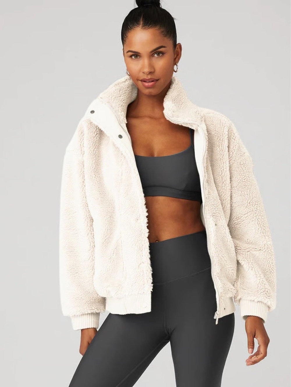 ALO Yoga Sherpa Varsity Fleece in Ivory - XS